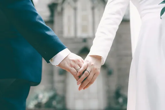 My Groom Smashed My Face Into the Cake During the Cake Cutting as a ‘Joke’ – I Was on the Verge of Tears When My Brother Shocked Everyone
