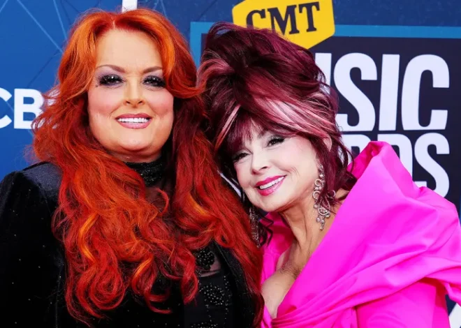 Naomi Judd, Who Raised Her 2 Daughters, Hid a Big Secret from One of Them for 30 Years – Their Story